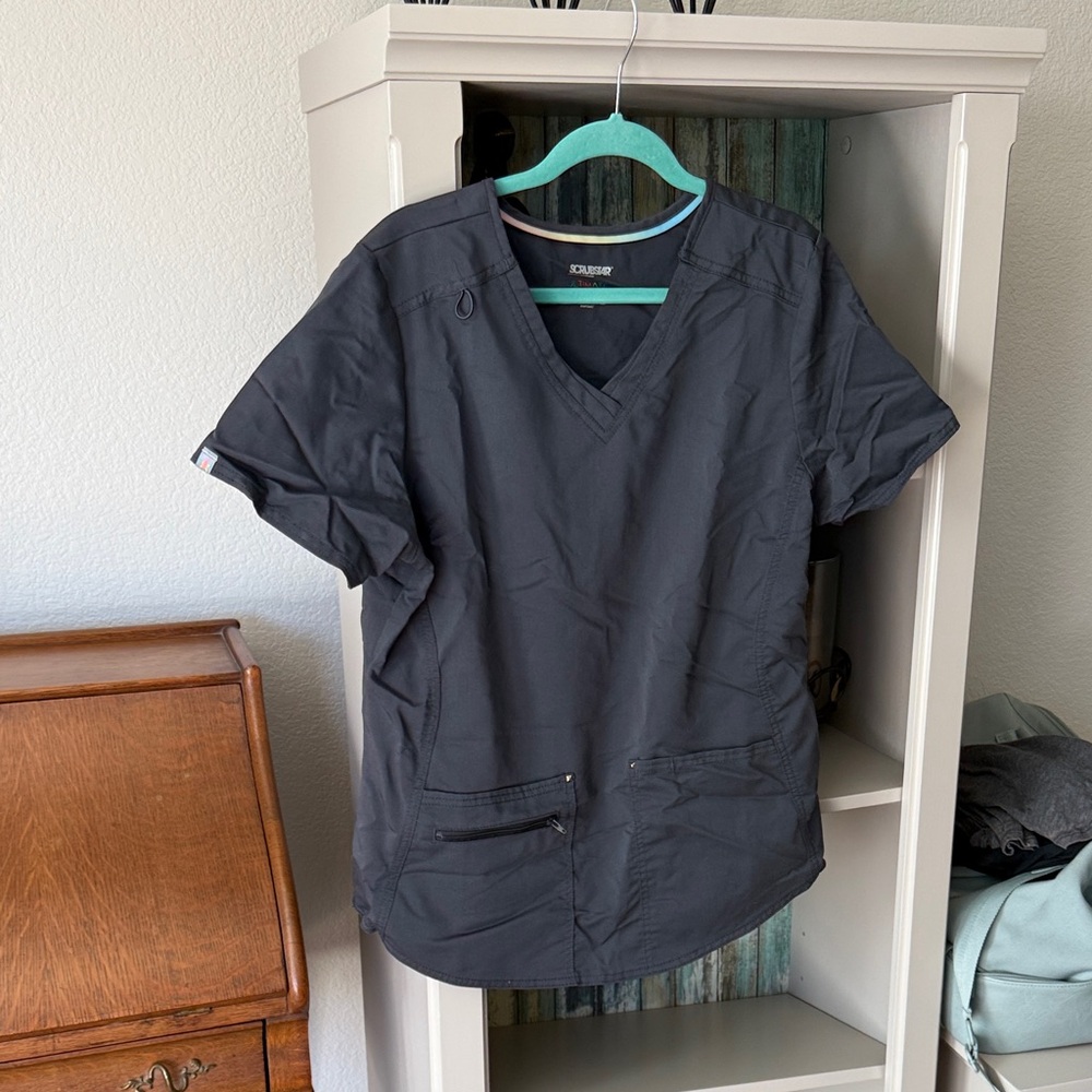 Scrubstar Gray Scrub top.